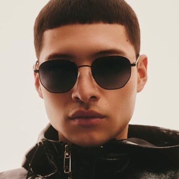 New Quay Unisex Big Time Black Frame / Smoke Polarized Lens Round Sunglasses - Picture 7 of 7